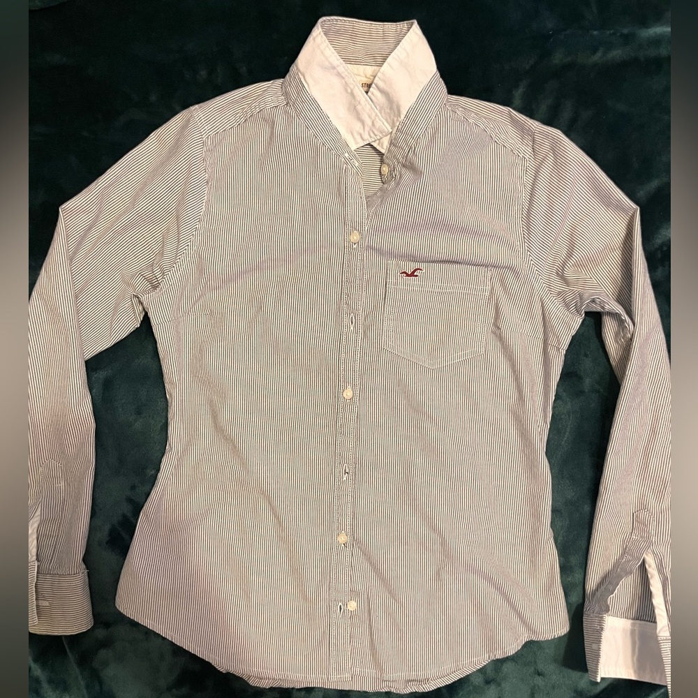 Woman Hollister button down shirt